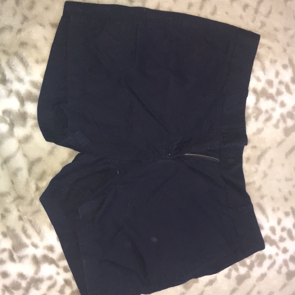 🙀J Crew shorts dark navy size 8 Bermuda’s. 🙀